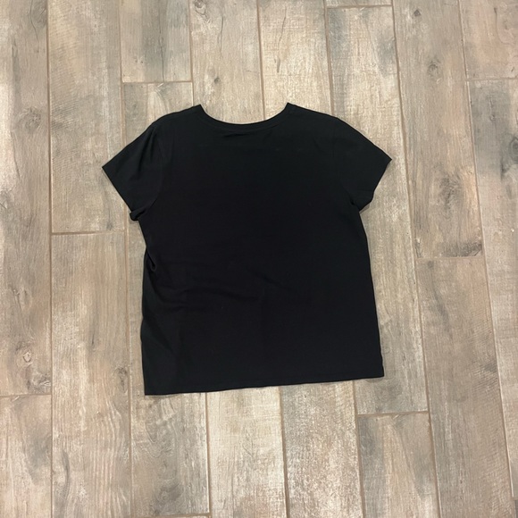 Levi’s Graphic Tee - Picture 3 of 4